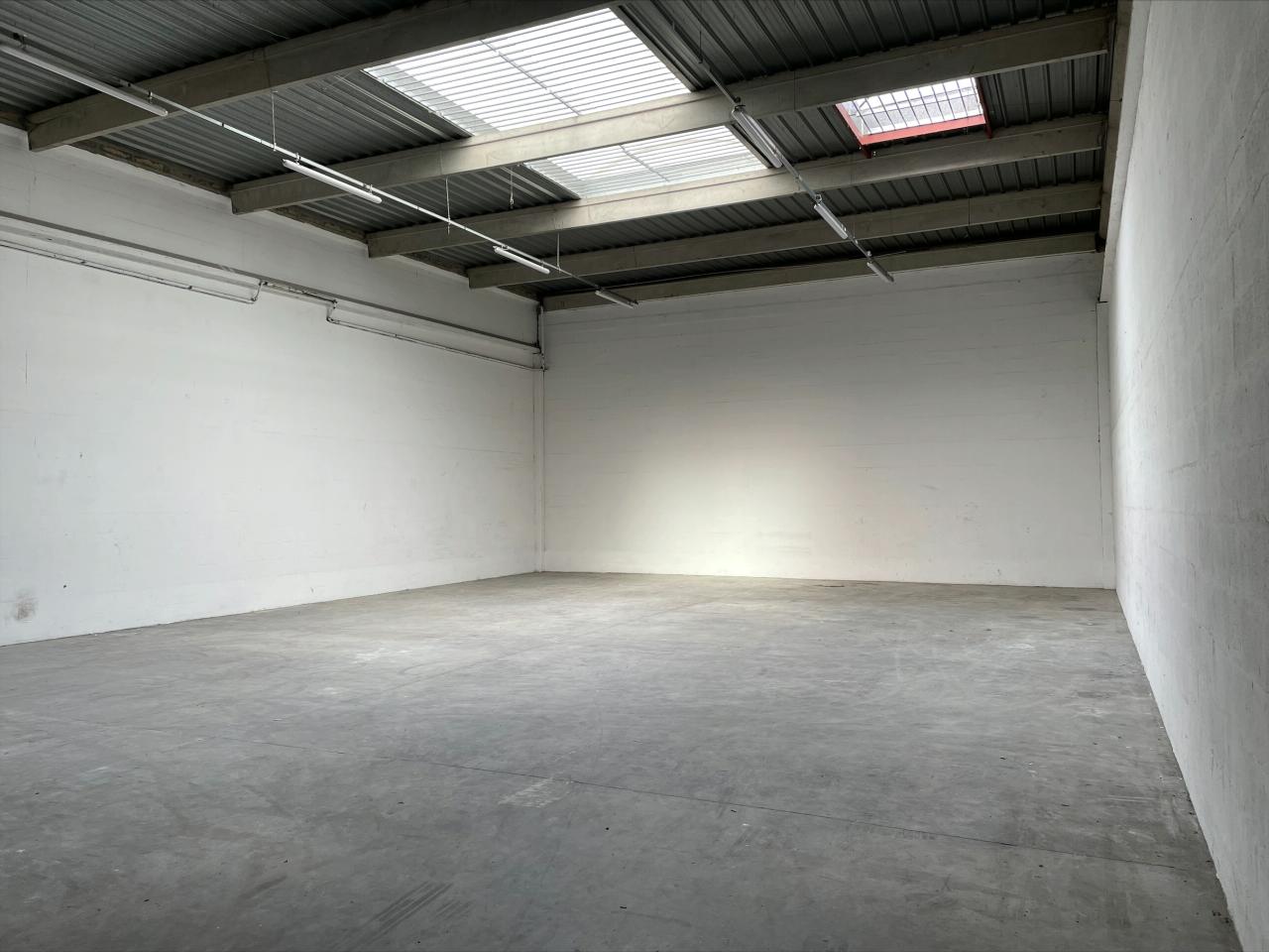 Local d'activité Saint-Ouen-l'Aumône 2836m² Location local d'activité Saint-Ouen-l'Aumône Val-d'Oise OLACT2105530 9